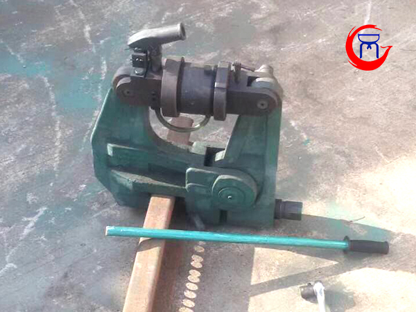 液壓擠孔機(jī)