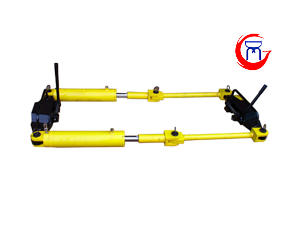 YLS-600型內(nèi)燃寬體拉伸機(jī)